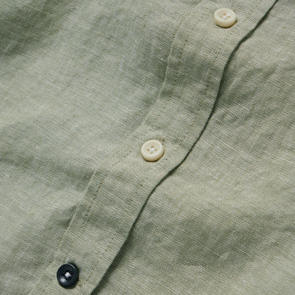 The Short Sleeve California in Army Hemp