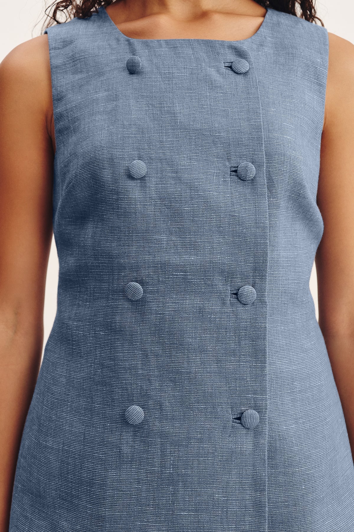 THEA VEST