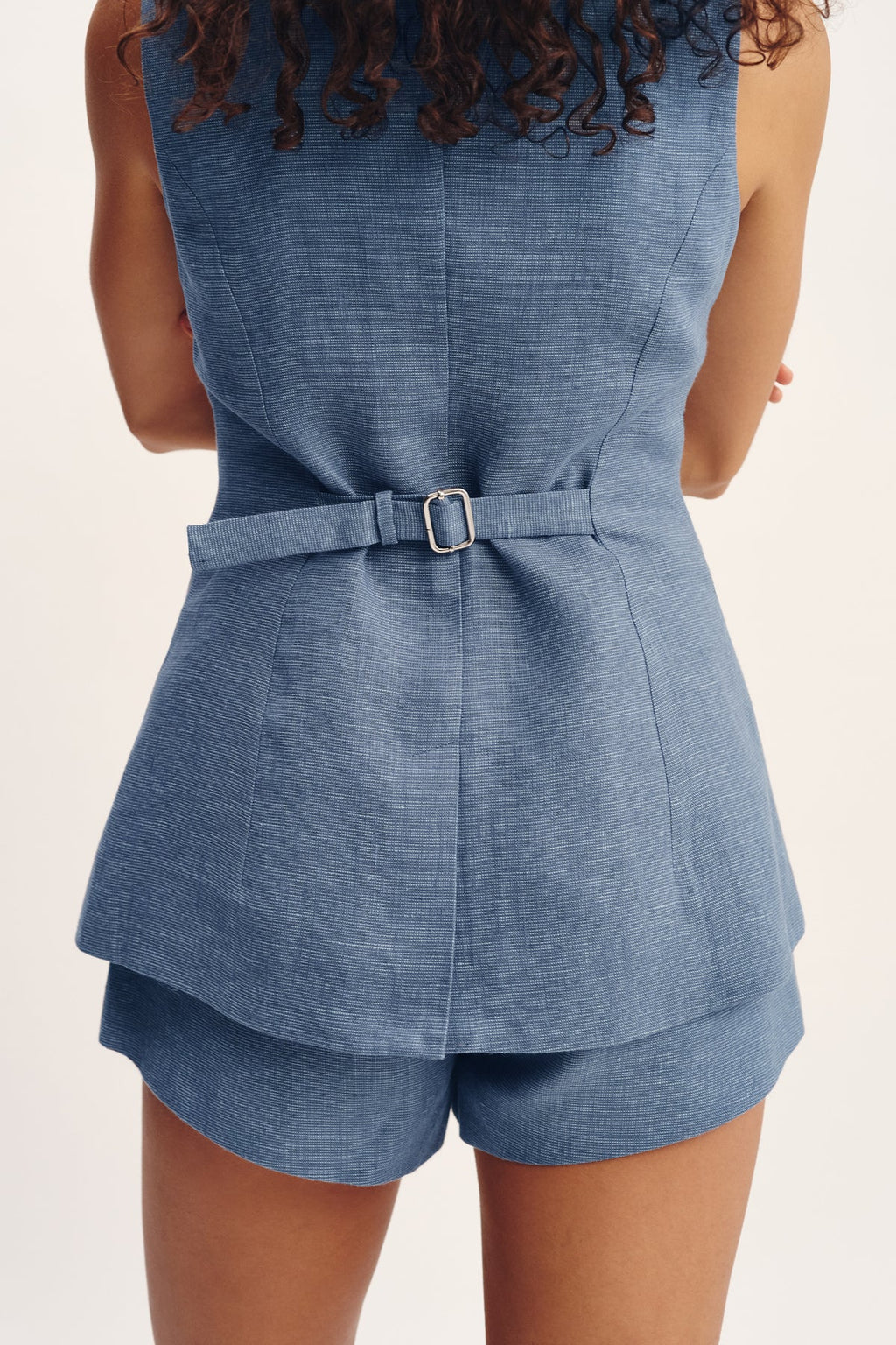 THEA VEST