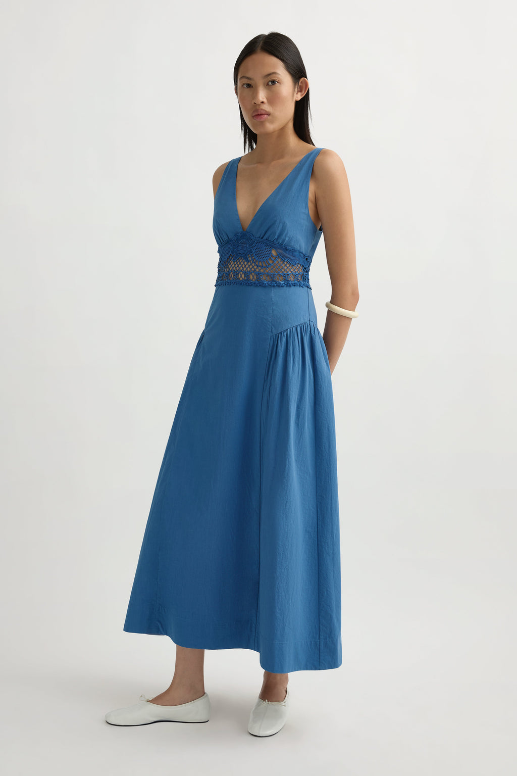 VEDA V-NECK DRESS