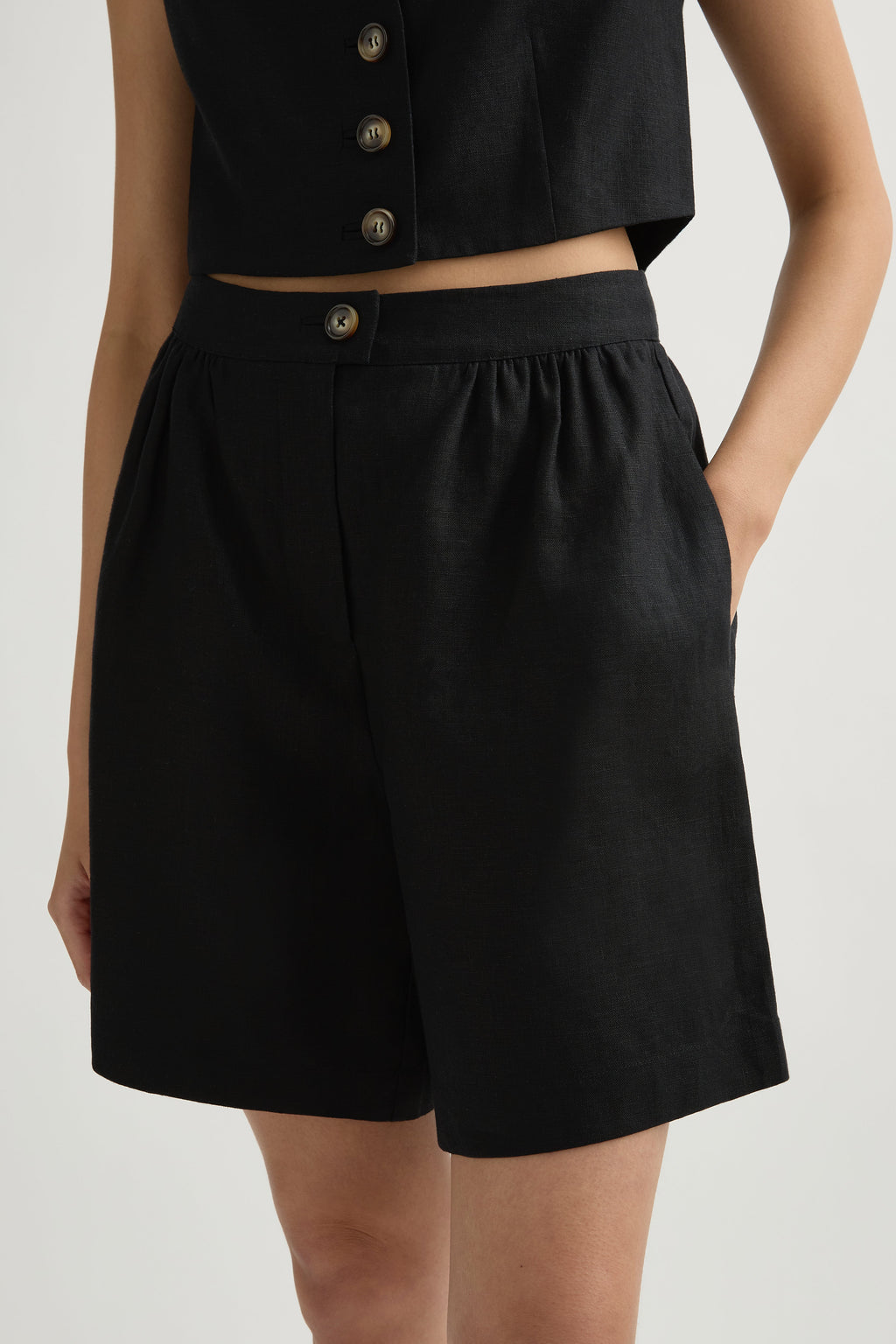 DAKOTA SHORT