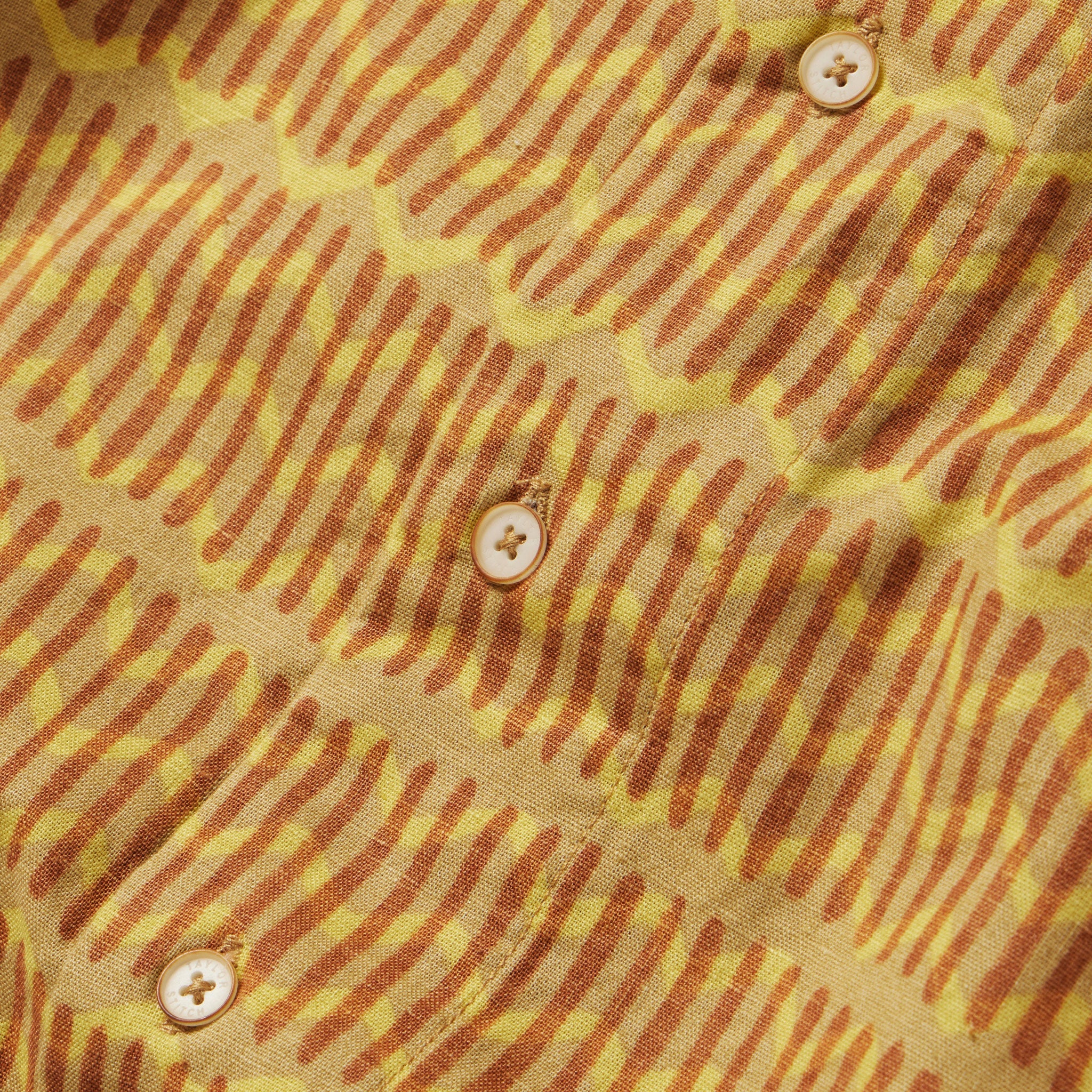 Gold Wave Short Sleeve Shirt V109623
