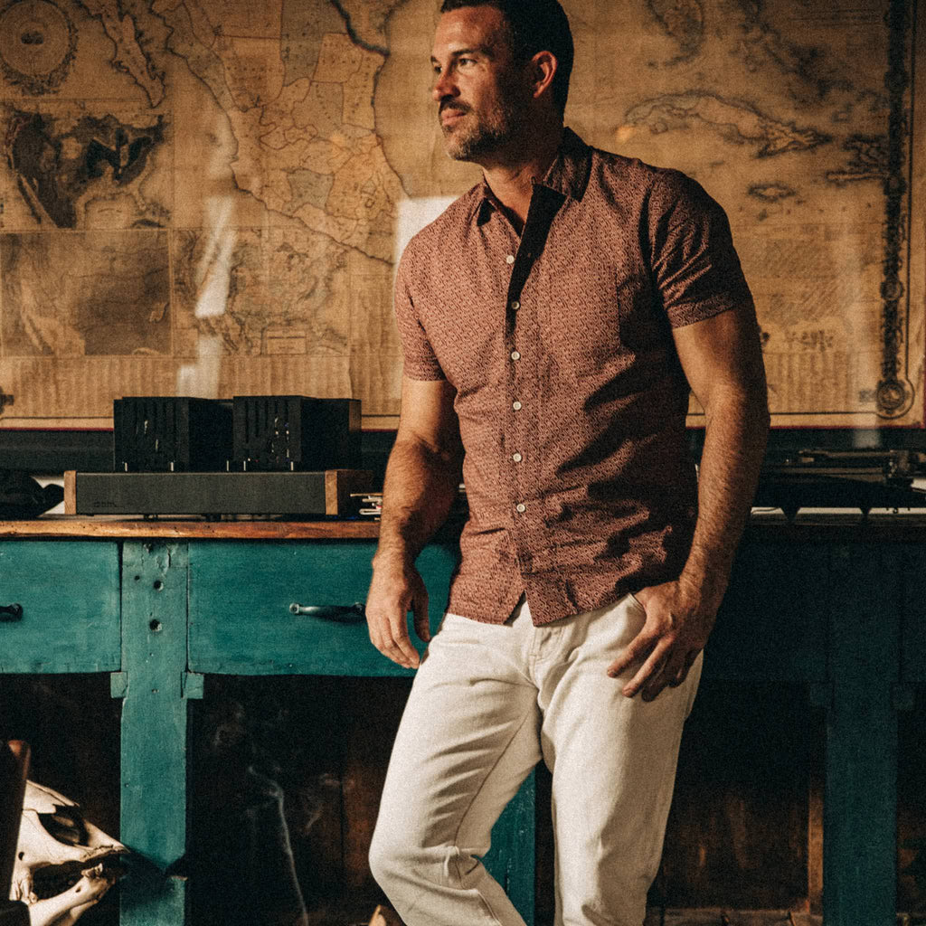 The Short Sleeve Hawthorne in Burgundy Trellis
