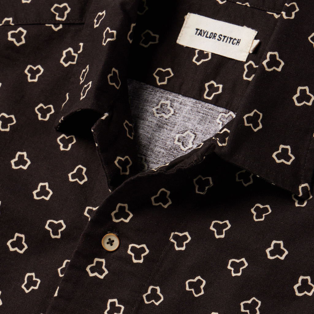 The Short Sleeve Hawthorne in Espresso Geo