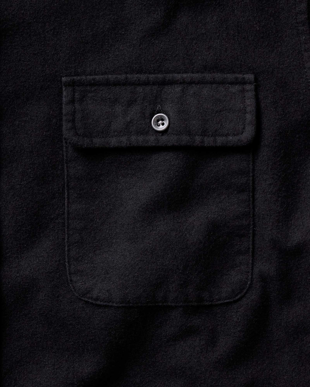 The Yosemite Shirt in Coal