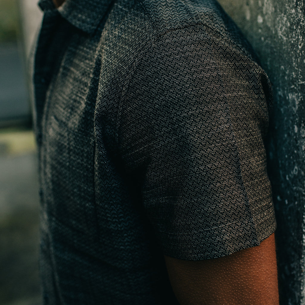 The Short Sleeve Hawthorne in Navy Wave