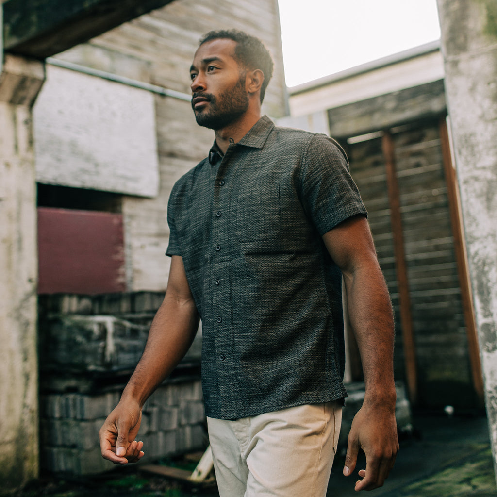 The Short Sleeve Hawthorne in Navy Wave