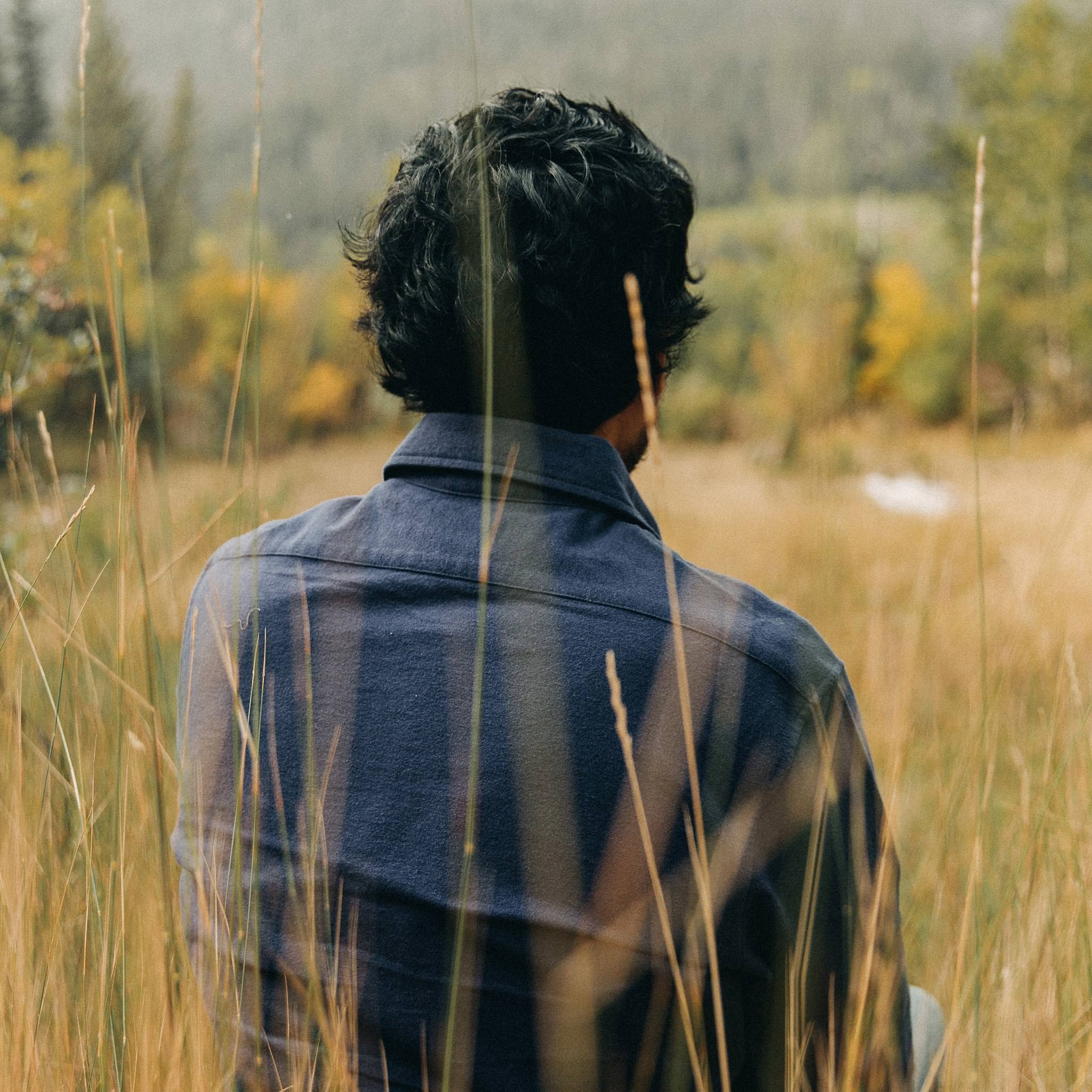The Yosemite Shirt in Navy