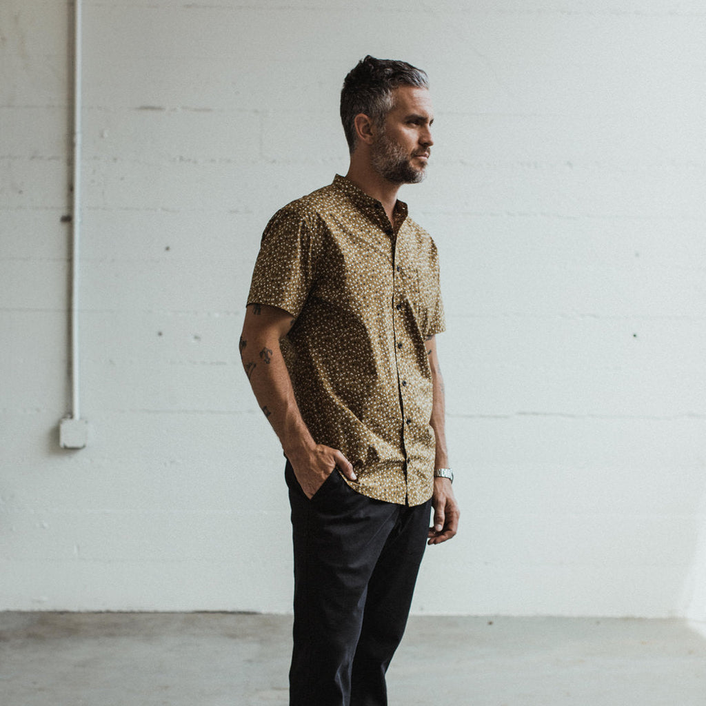 The Short Sleeve Bandit in Fatigue Brown Mini Floral