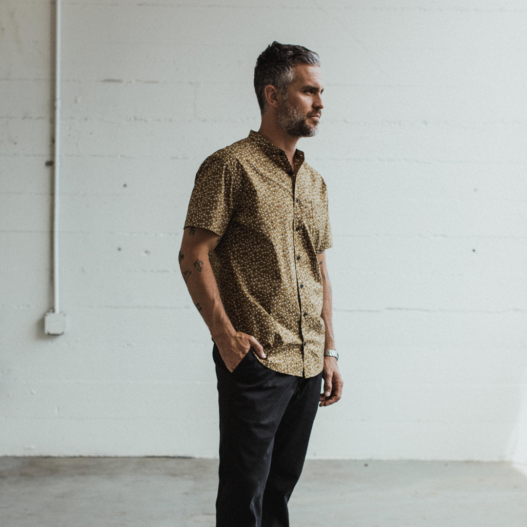 The Short Sleeve Bandit in Fatigue Brown Mini Floral