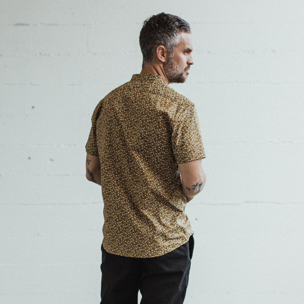 The Short Sleeve Bandit in Fatigue Brown Mini Floral