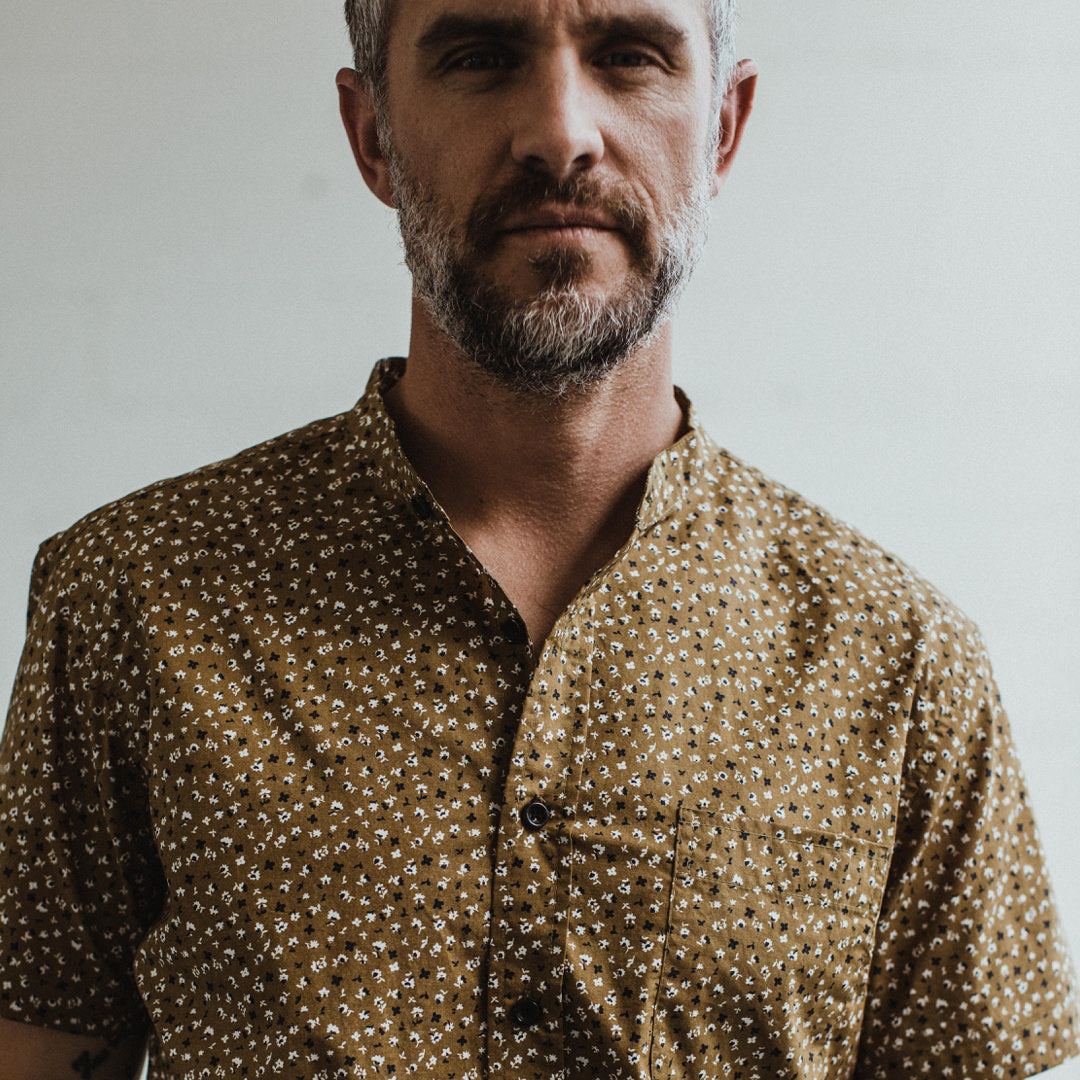 The Short Sleeve Bandit in Fatigue Brown Mini Floral
