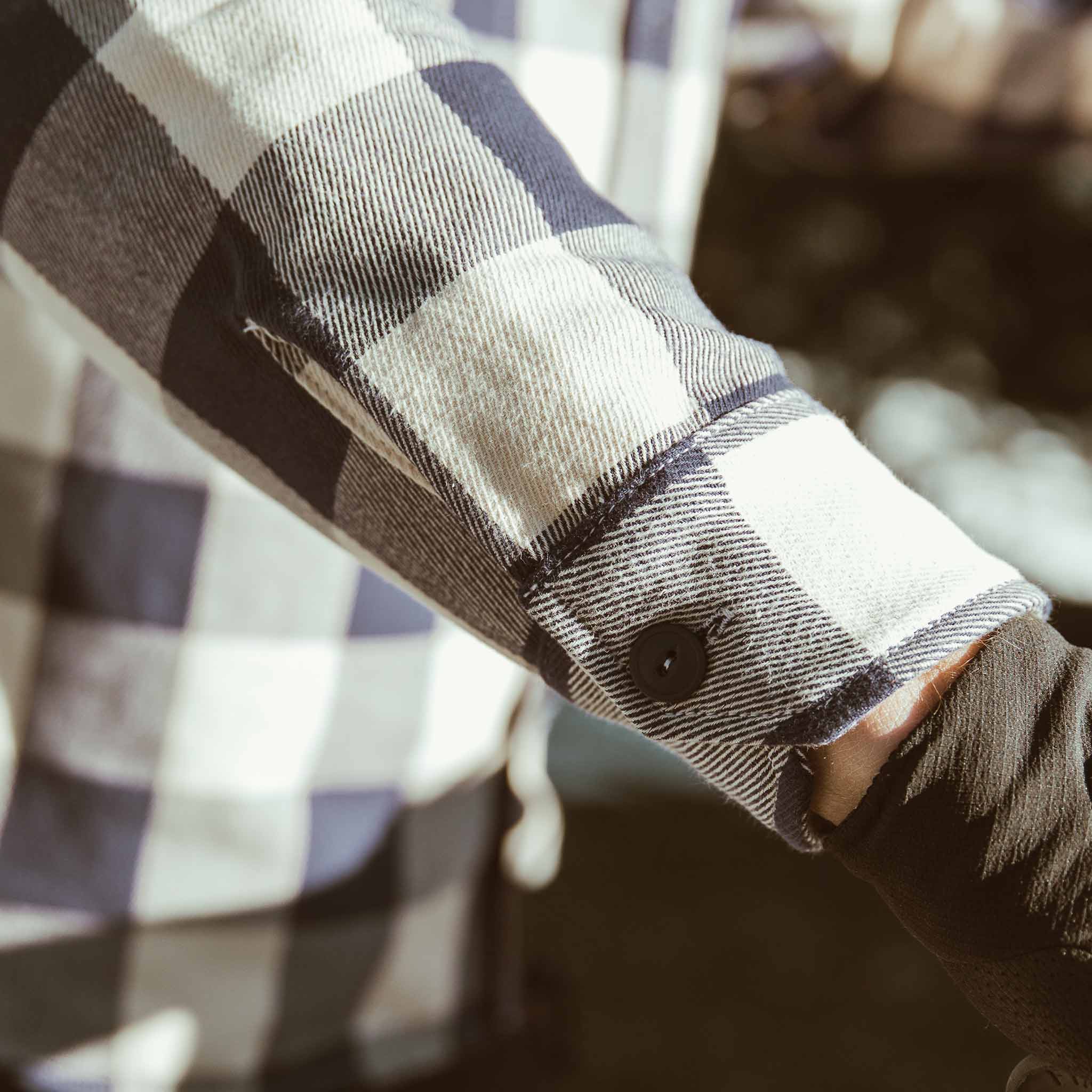 Moto Utility Shirt in Natural & Navy Buffalo Plaid G612784