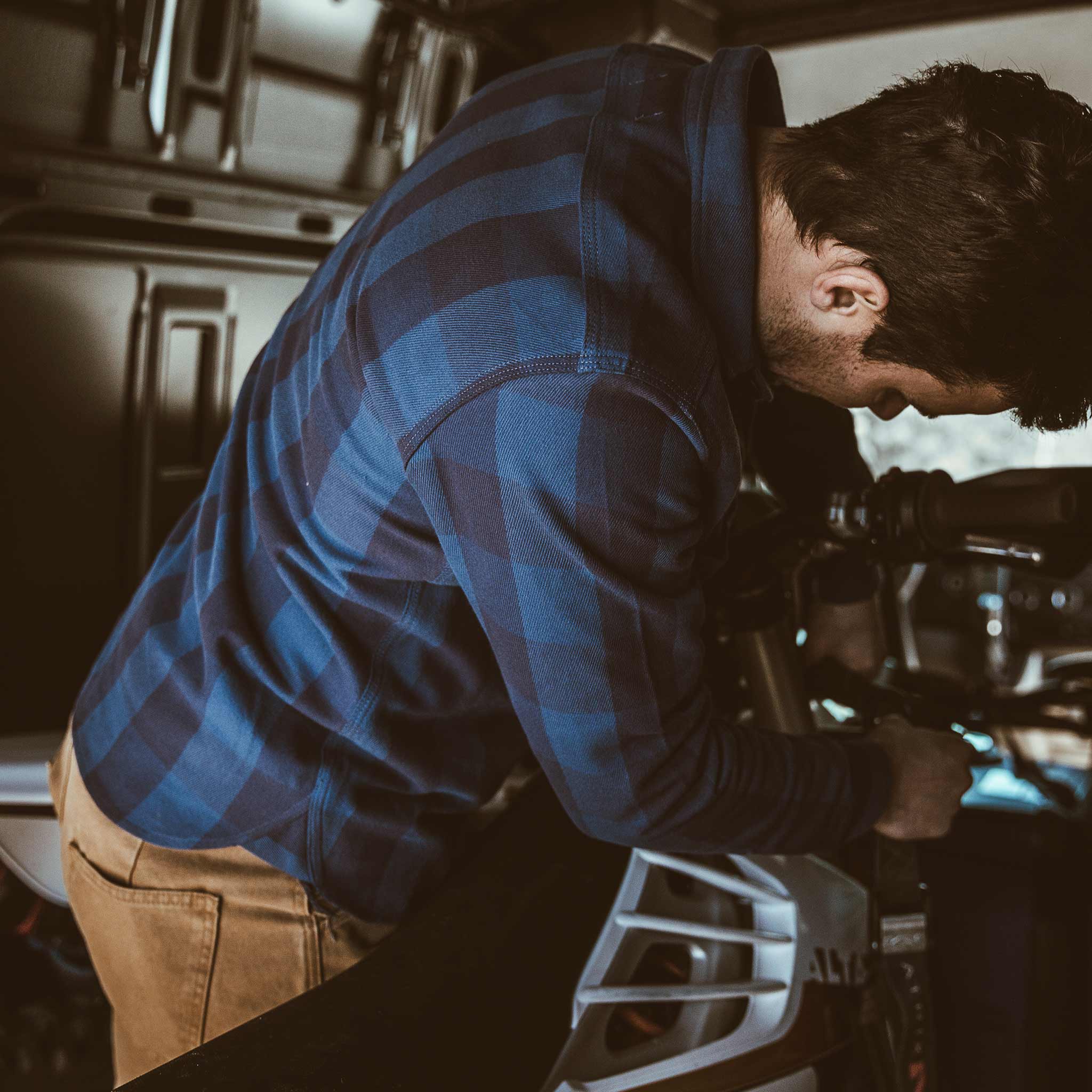 Moto Utility Shirt in Royal & Navy Buffalo Plaid P6926